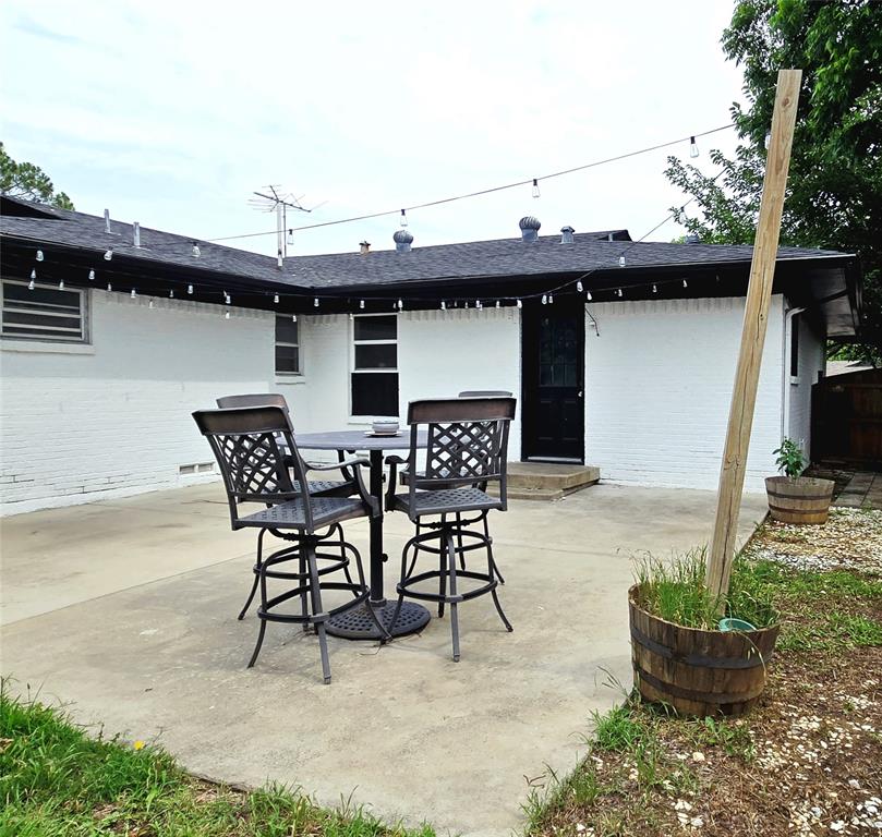 2953 Bay Oaks Drive Property Photo 6