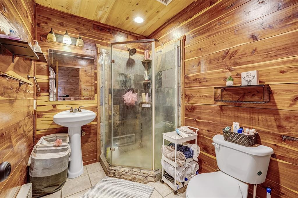 4798 County Road 4235 Property Photo 6
