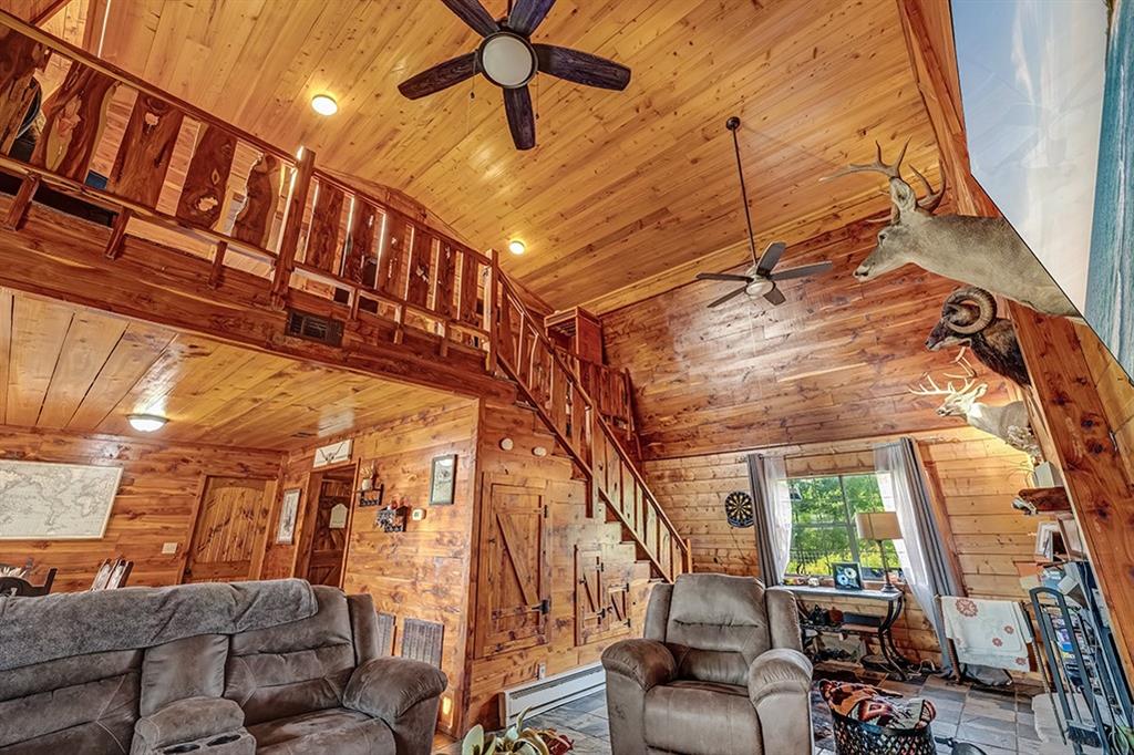 4798 County Road 4235 Property Photo 9