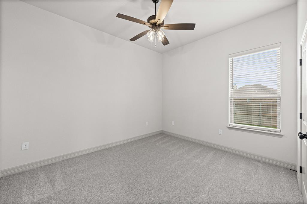 405 Willow Drive Property Photo 12