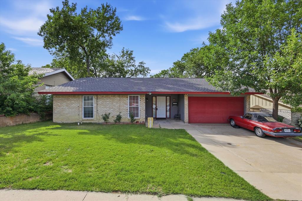 1839 Sherwood Lane Property Photo 1