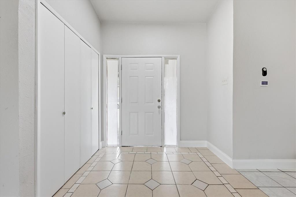 1839 Sherwood Lane Property Photo 4