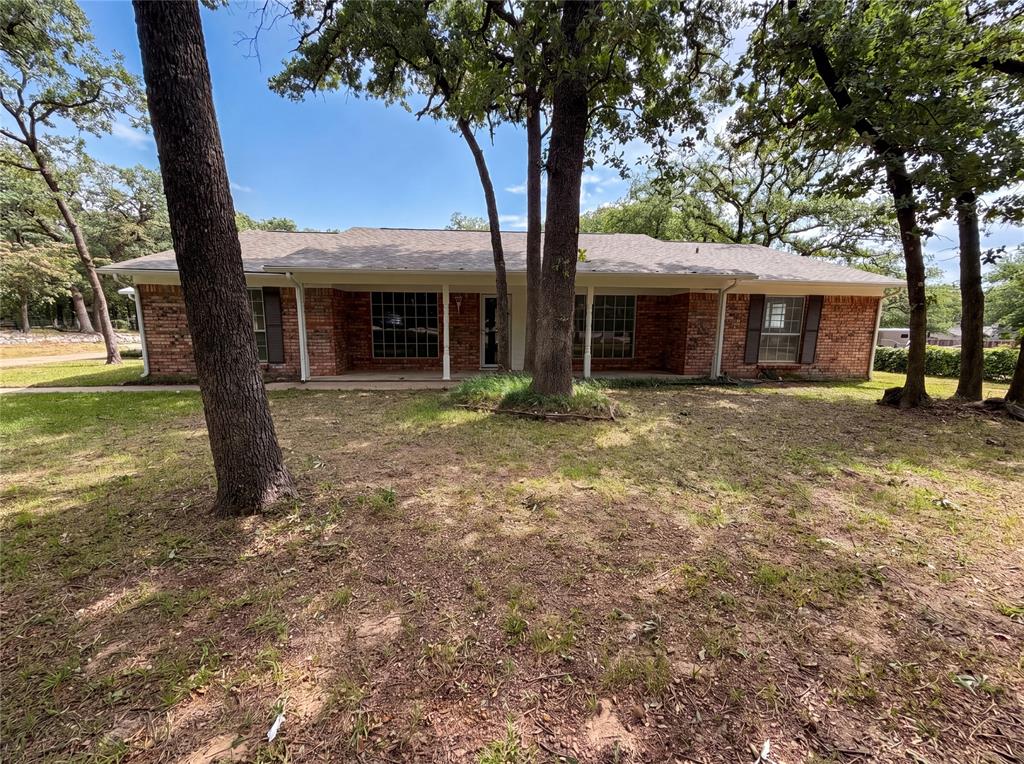 1014 Yvonne Drive Property Photo 1