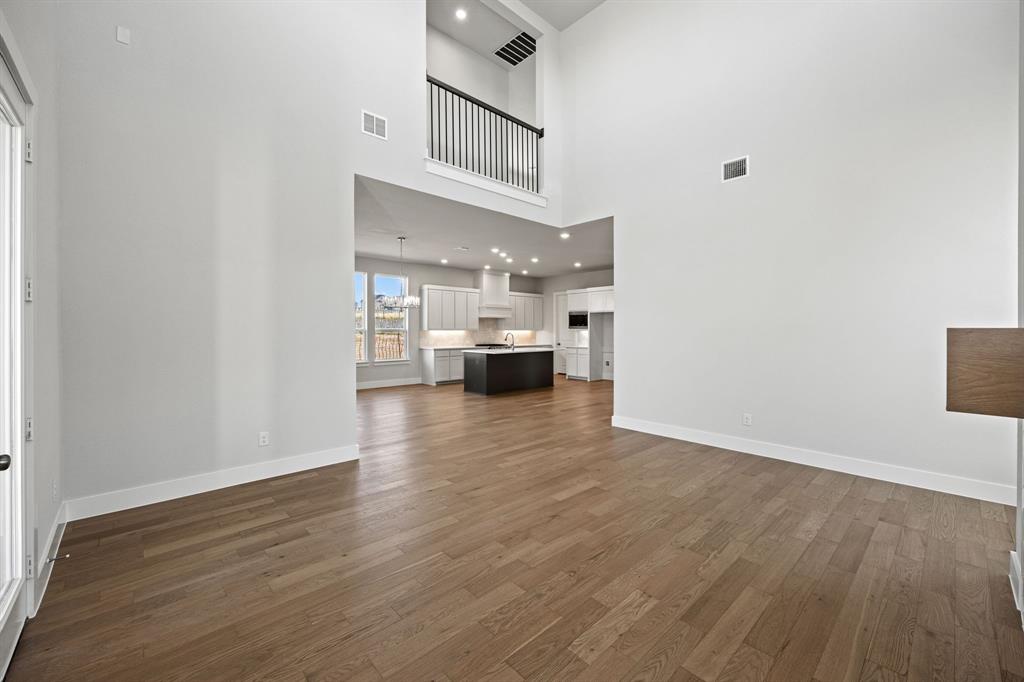 536 Stark Mews Property Photo 7