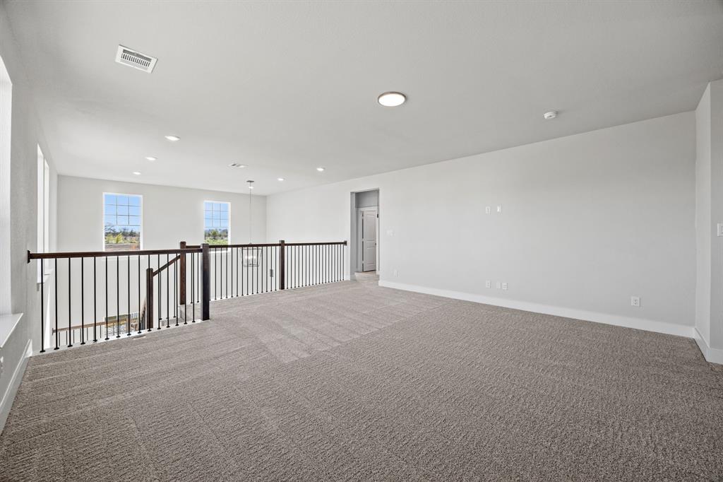 536 Stark Mews Property Photo 11