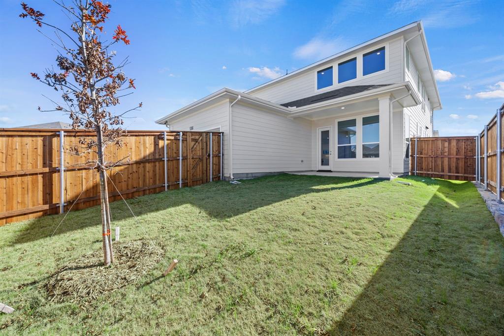 536 Stark Mews Property Photo 16