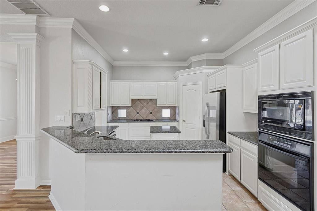 8354 Sunset Cove Drive Property Photo 6