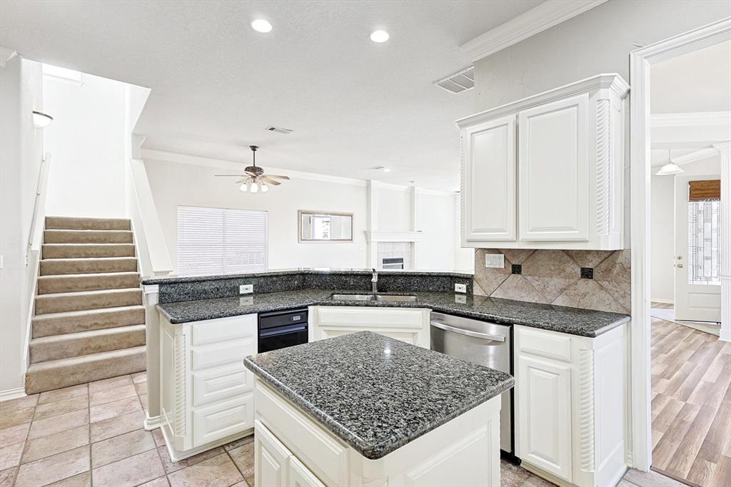 8354 Sunset Cove Drive Property Photo 7