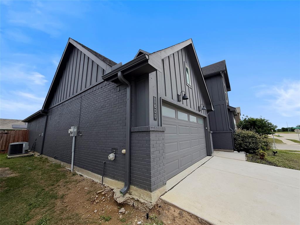 1600 Battery Park Drive Property Photo 21