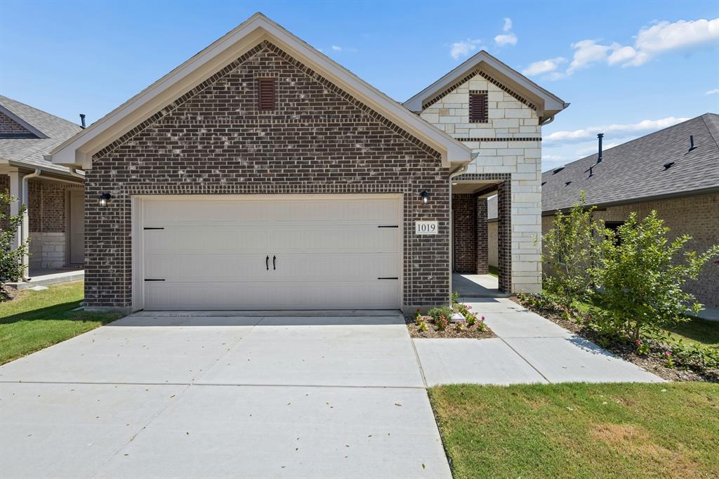 1019 Handel Road Property Photo 1