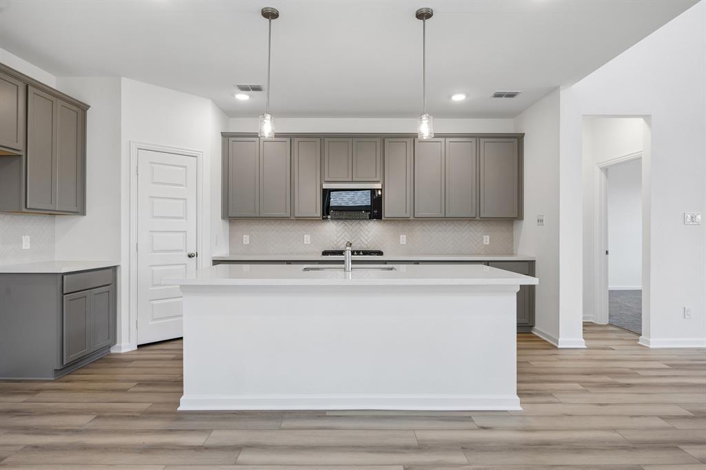 1019 Handel Road Property Photo 7