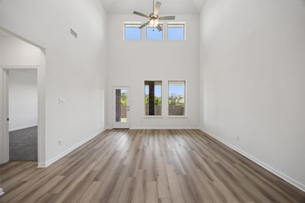 1019 Handel Road Property Photo 8