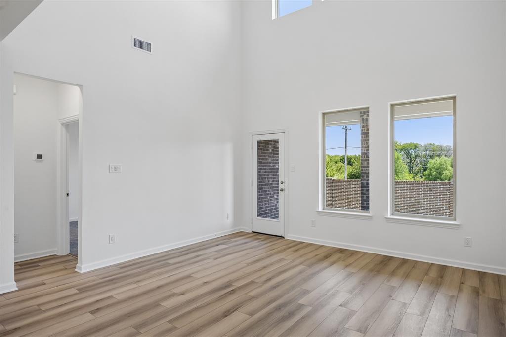 1019 Handel Road Property Photo 11