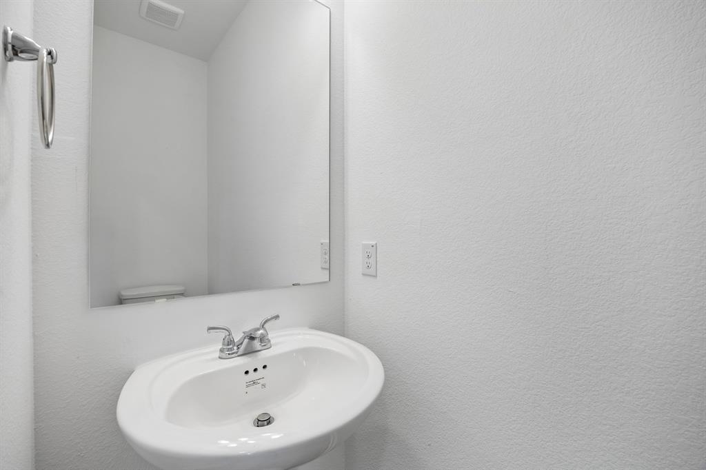 1019 Handel Road Property Photo 28