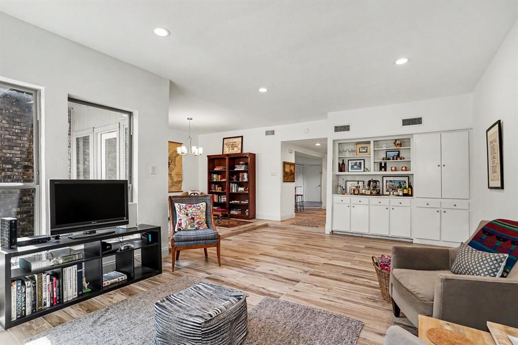 12368 Montego Plaza Property Photo 8