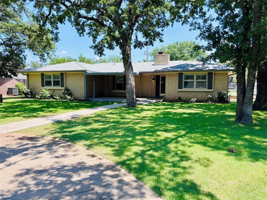 506 Oakwood Drive Property Photo 5