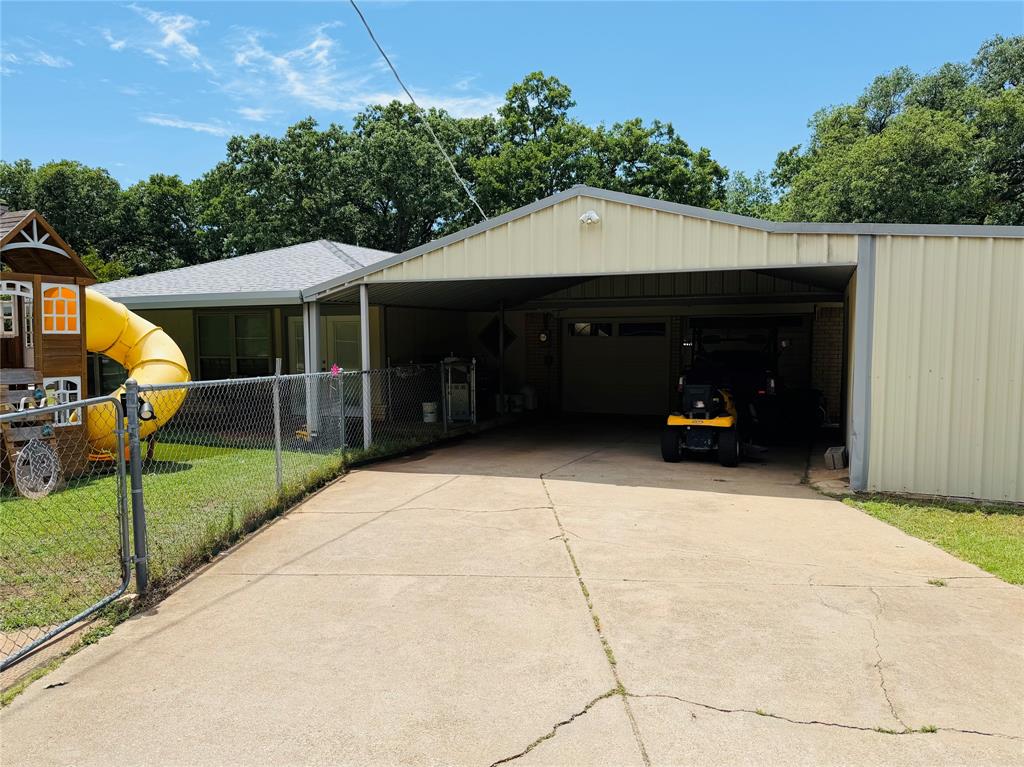 506 Oakwood Drive Property Photo 7