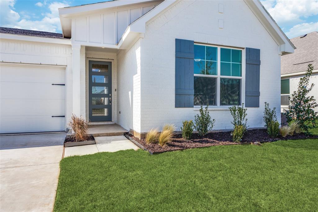 2712 Glasgow Way Property Photo 2