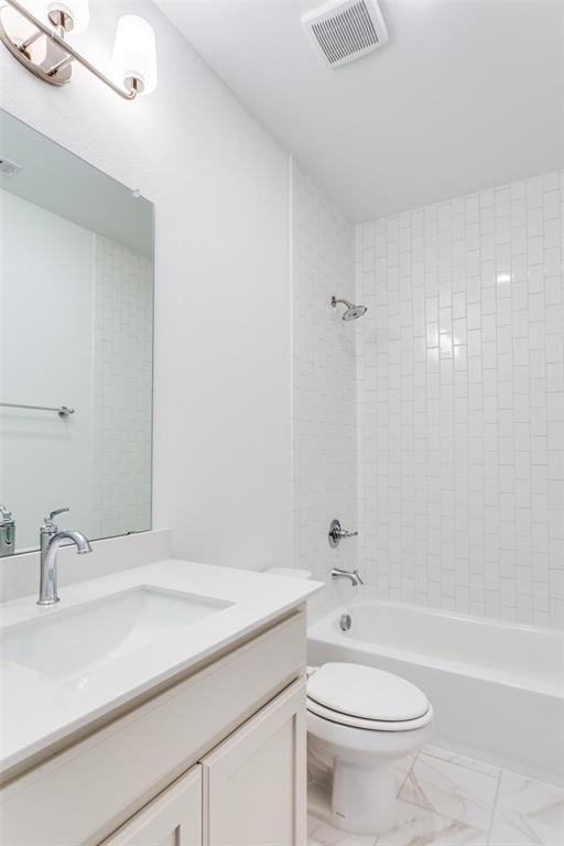2712 Glasgow Way Property Photo 12