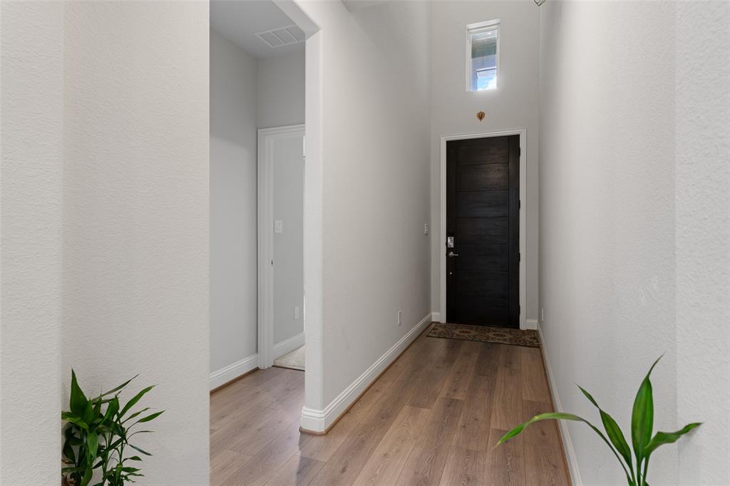207 Midnight Trail Property Photo 3
