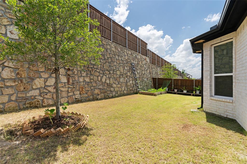 207 Midnight Trail Property Photo 36