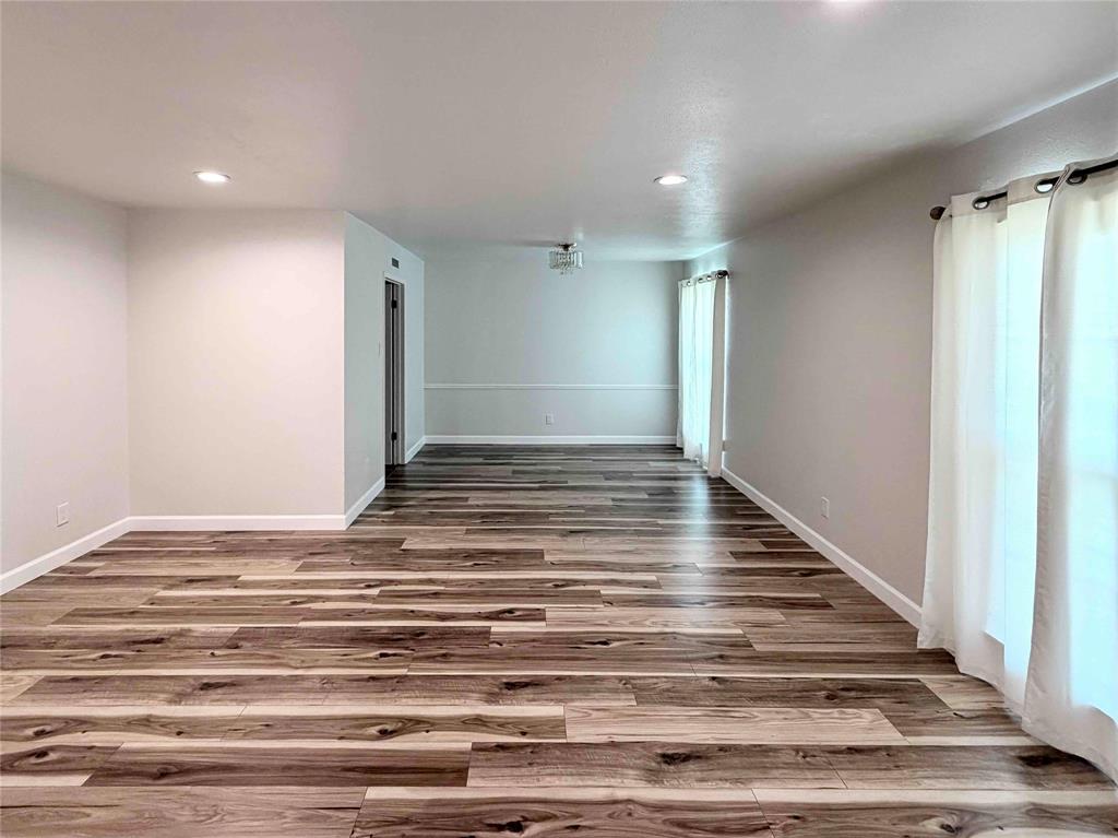 2917 Esquire Lane Property Photo 4