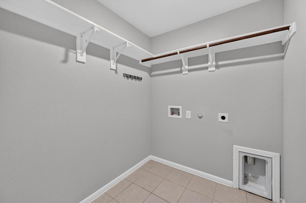 5825 Rostherne Drive Property Photo 12