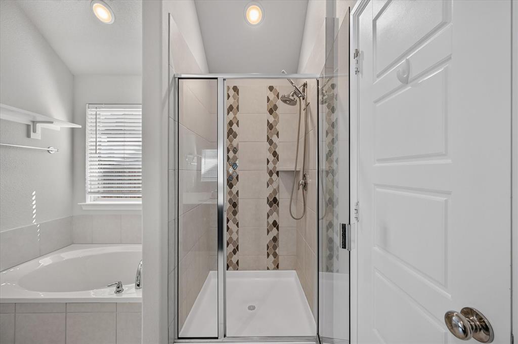 5825 Rostherne Drive Property Photo 18