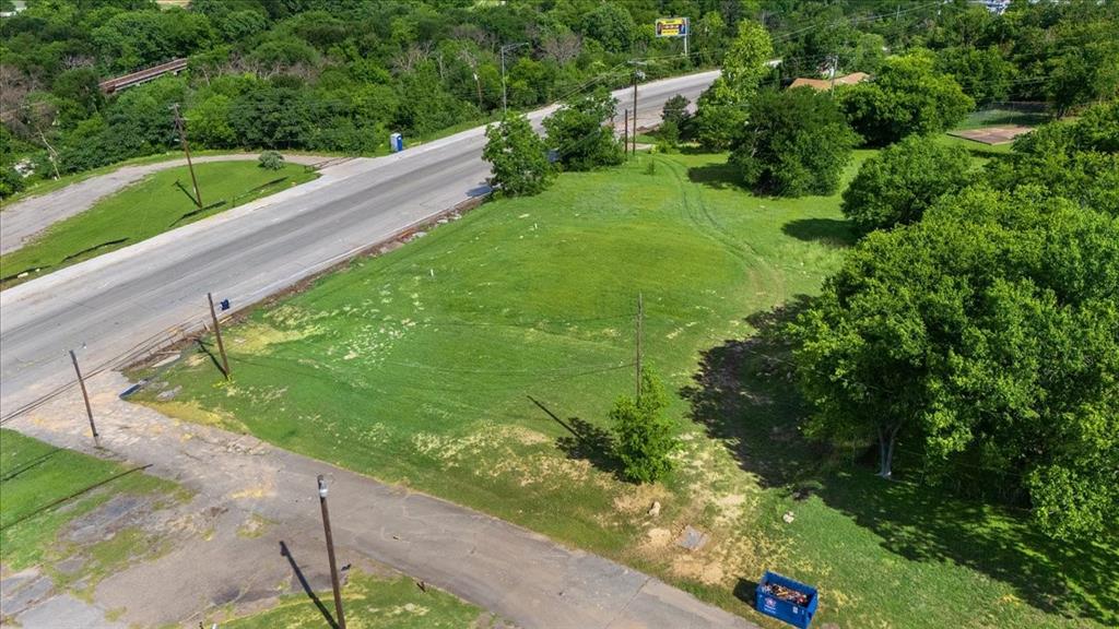 4528 Rolling Hills Drive Property Photo 3