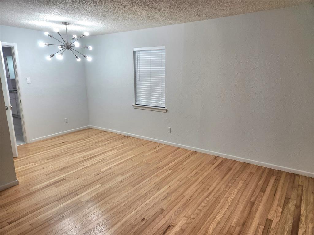 1838 Oak Hill Circle Property Photo 4