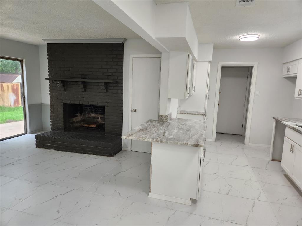 1838 Oak Hill Circle Property Photo 9