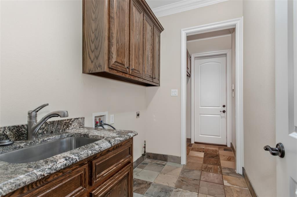6628 Sondra Drive Property Photo 13