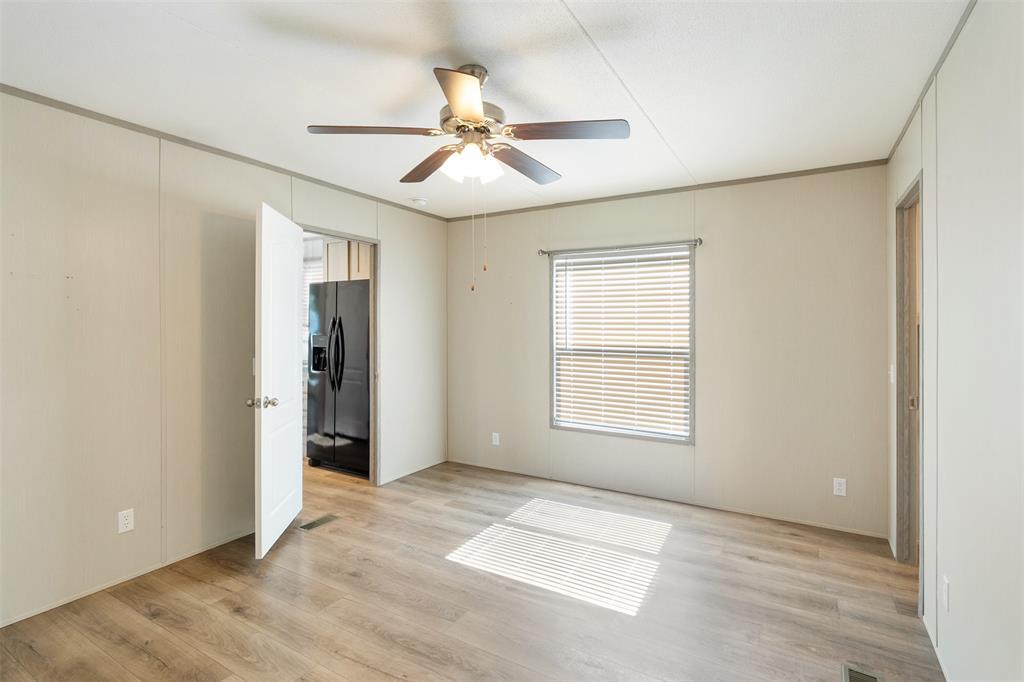 229 Forest Lane Drive B Property Photo 12
