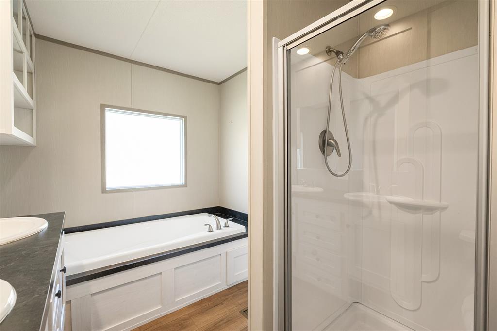 229 Forest Lane Drive B Property Photo 14