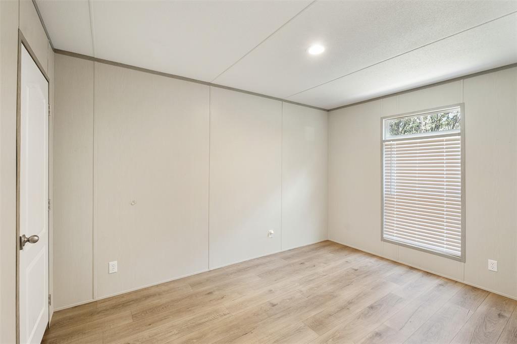 229 Forest Lane Drive B Property Photo 15