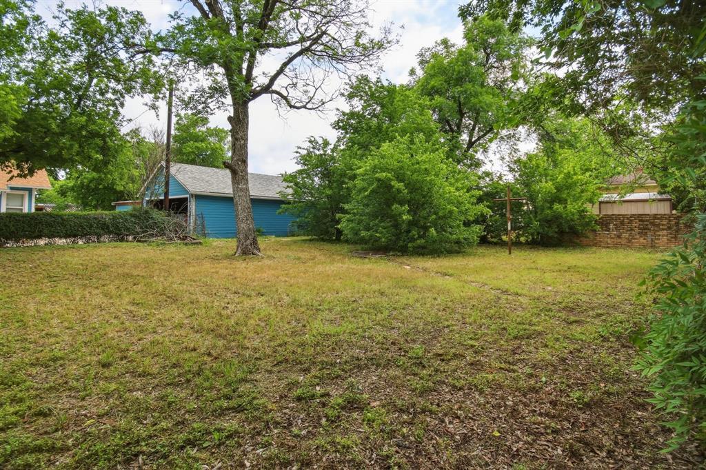 911 S Commercial Avenue Property Photo 13