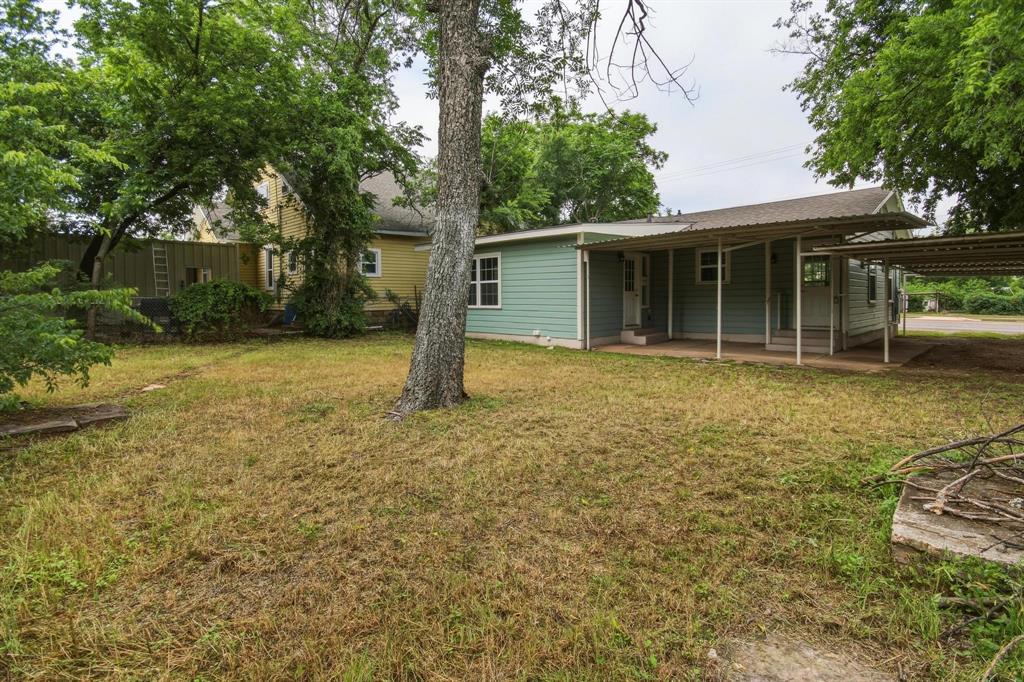 911 S Commercial Avenue Property Photo 15