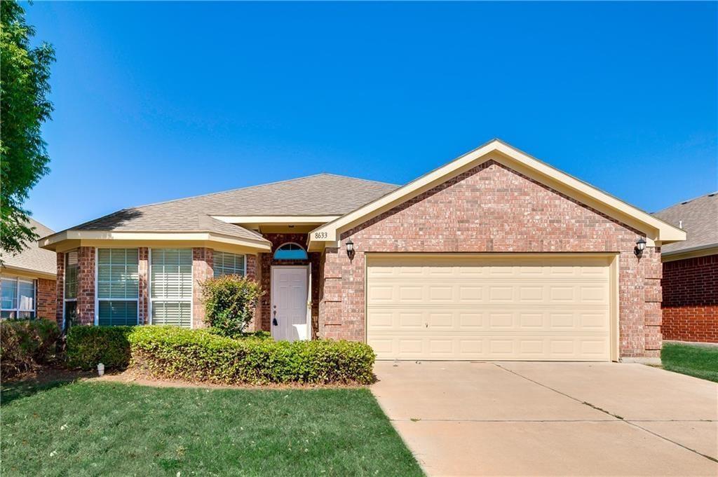 8633 Corral Circle Property Photo 1