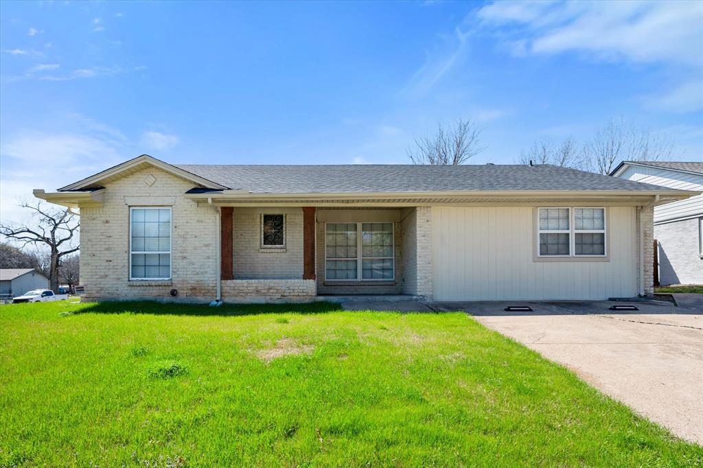 2316 Gilbert Circle Property Photo 1