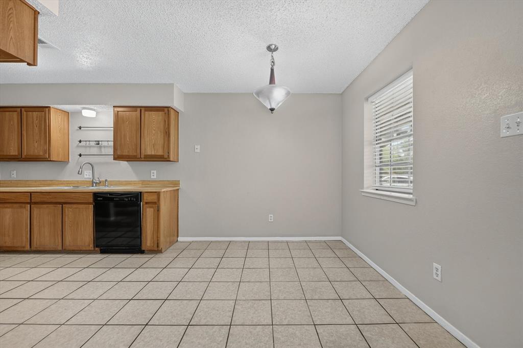7761 Sable Lane Property Photo 7