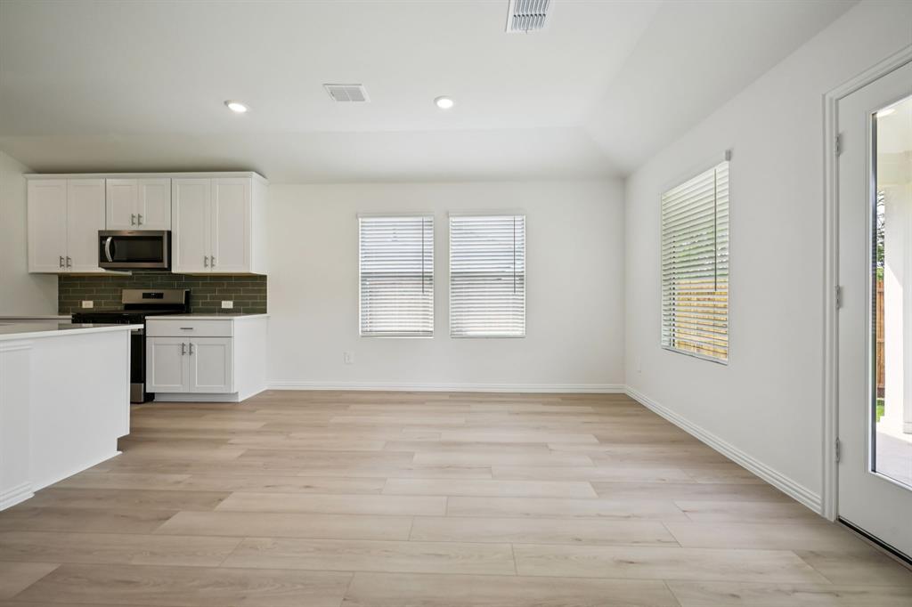 4028 Palestine Drive Property Photo 6