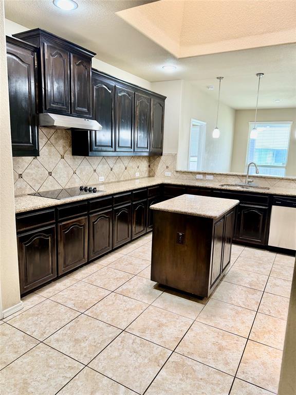 1104 Crest Ridge Drive Property Photo 5
