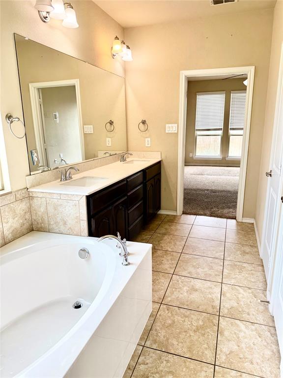 1104 Crest Ridge Drive Property Photo 14