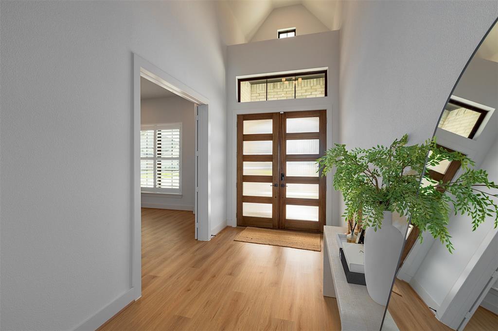 10456 Gray Hills Drive Property Photo 4