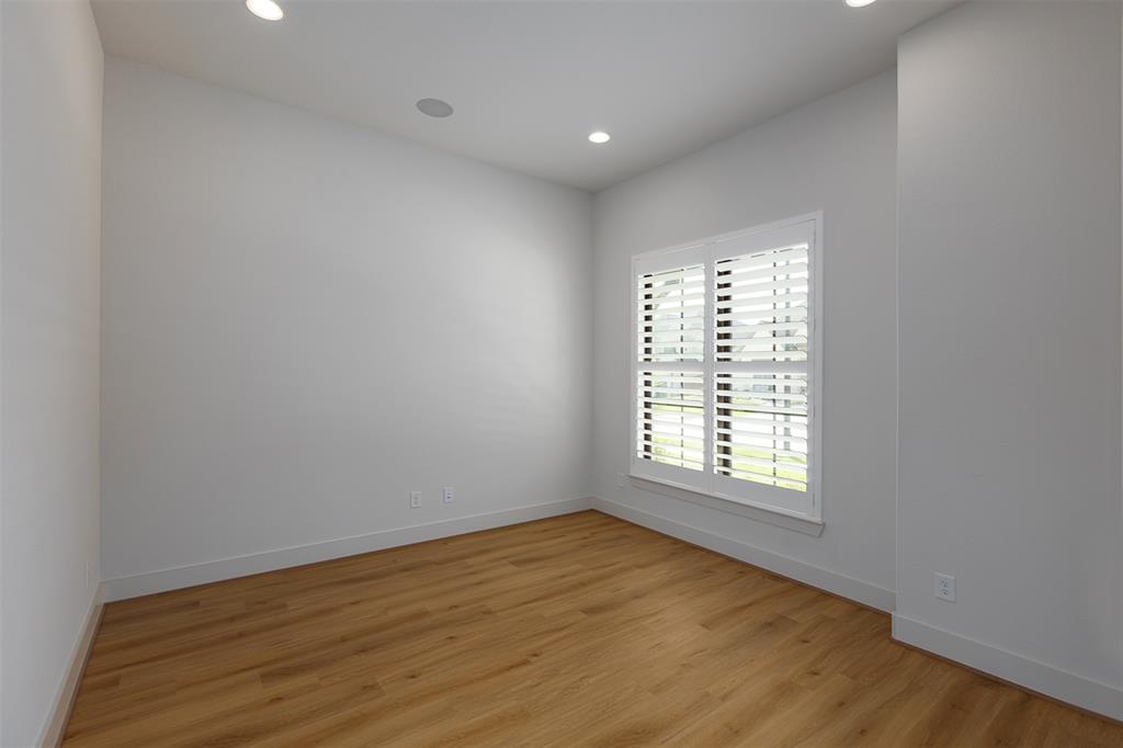 10456 Gray Hills Drive Property Photo 8
