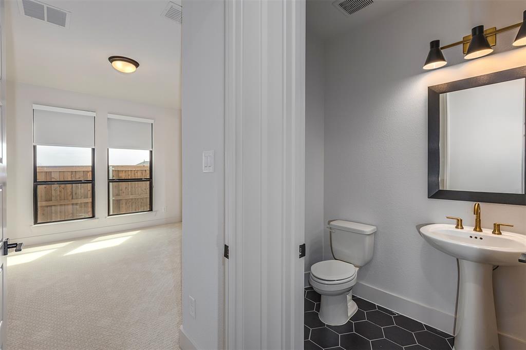 10456 Gray Hills Drive Property Photo 9