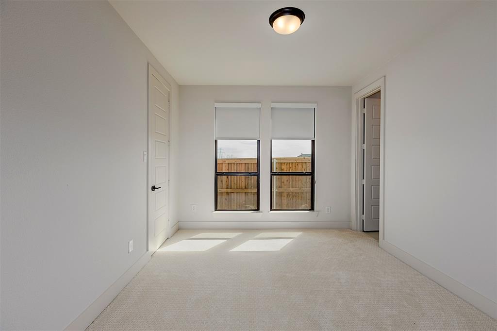 10456 Gray Hills Drive Property Photo 10