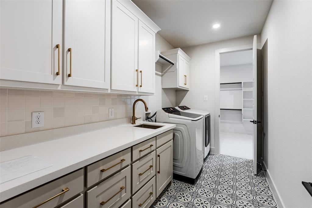 10456 Gray Hills Drive Property Photo 37