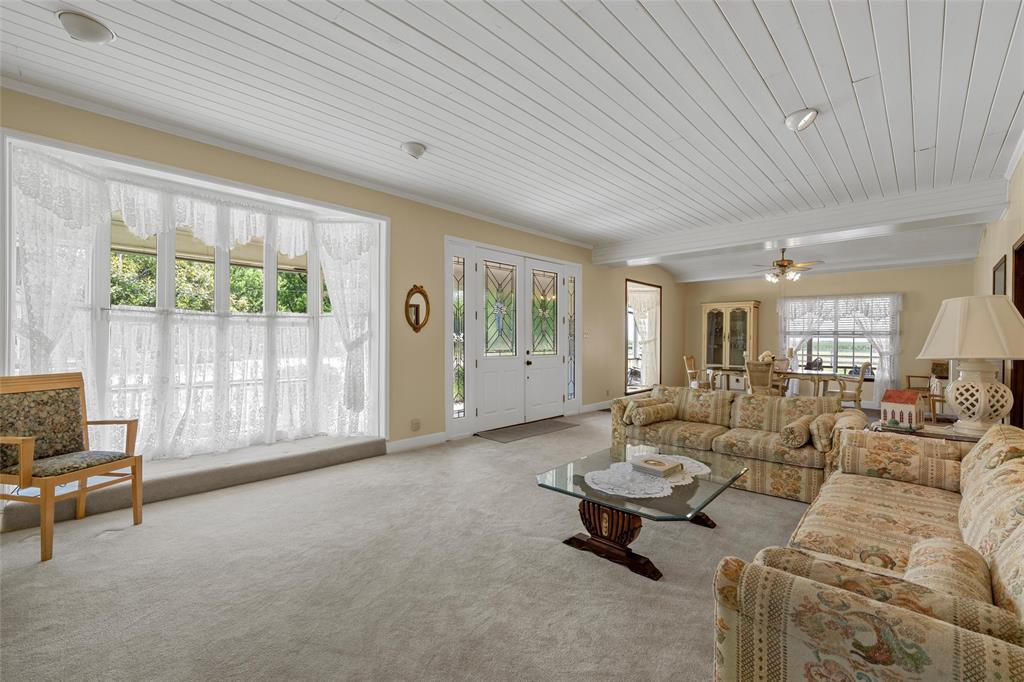 803 S Stallworth Property Photo 8