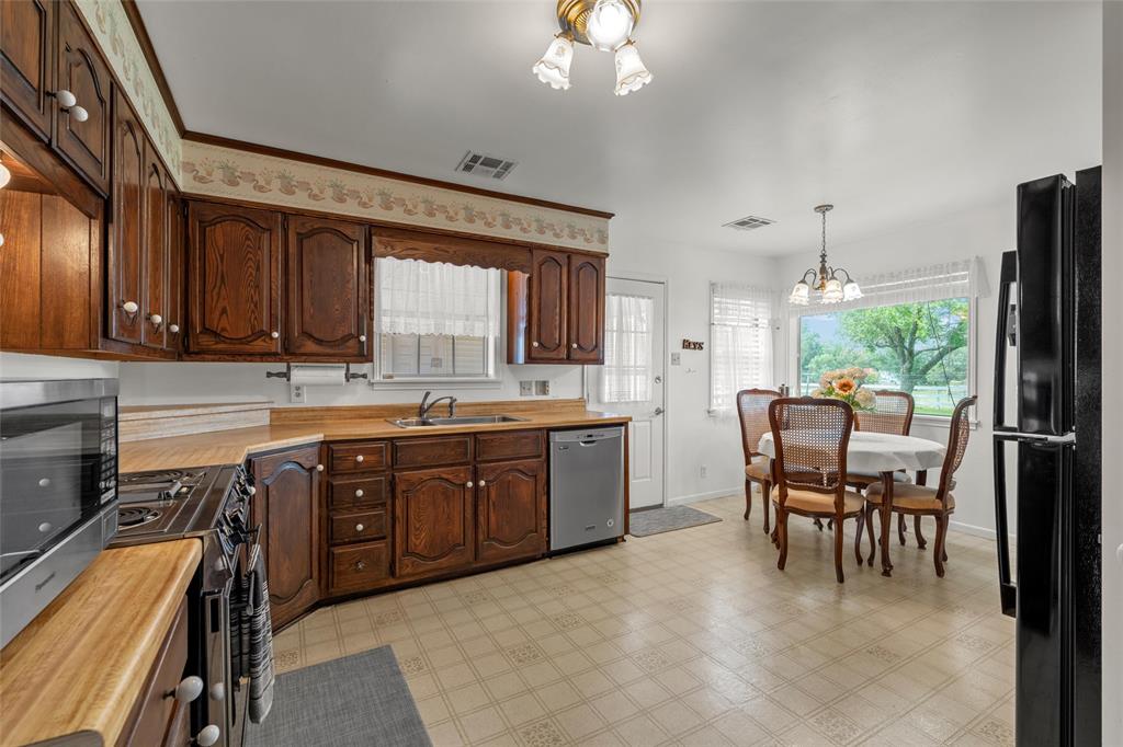 803 S Stallworth Property Photo 12